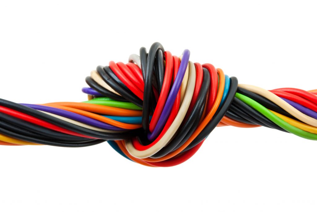 ocultar-cables-electricos-1-1024x686